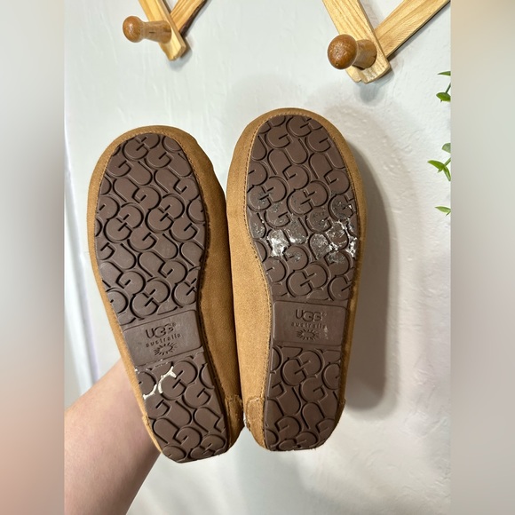 Ugg Dakota Chesnut Slippers Size 31 (1) - Picture 5 of 5